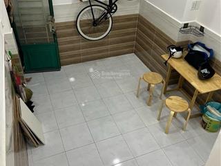 Bán gấp  nhà cmt8  chỉ 1,95 tỷ  sổ riêng  không lộ giới  cách 1 căn ra mặt tiền tô hiến thành