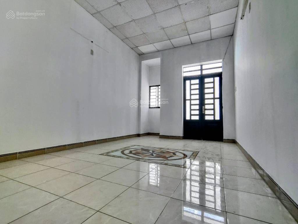 Gấp bán  chỉ 4 tỷ  nhà ngay kv chợ hóc môn  trần thị bốc  2 tầng  3 pn  2wc  view công viên