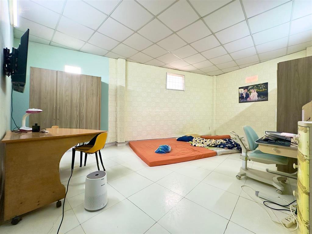 Bán gấp  giảm gần 1 tỷ  ngang ~6m x 16m  2 tầng btct  3 pn master  ngay trung mỹ tân xuân