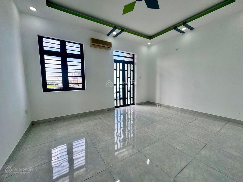 Siêu phẩm 3 tầng 5pn  5m x 17.5m kdc đại hải đường trước nhà 9m  xe tải quay đầu  phan văn hớn