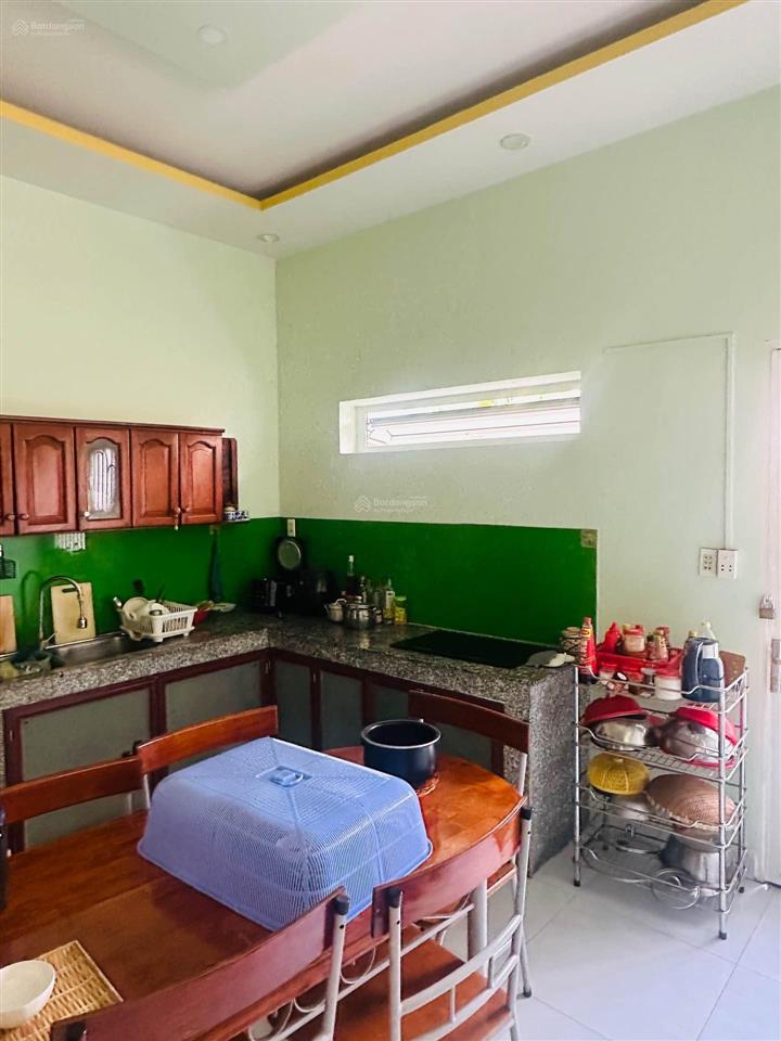 Bán gấp  biệt thự sân vườn, 300m2, 15x20m, 2 tầng 4pn đúc btct gần nguyễn ảnh thủ  trần thị năm