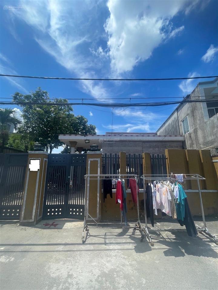 206m²  ngang 6.5m (nở hậu 10,55) x 22m  1 sẹt trưng nữ vương  ngay chợ hóc môn  đường xe tải