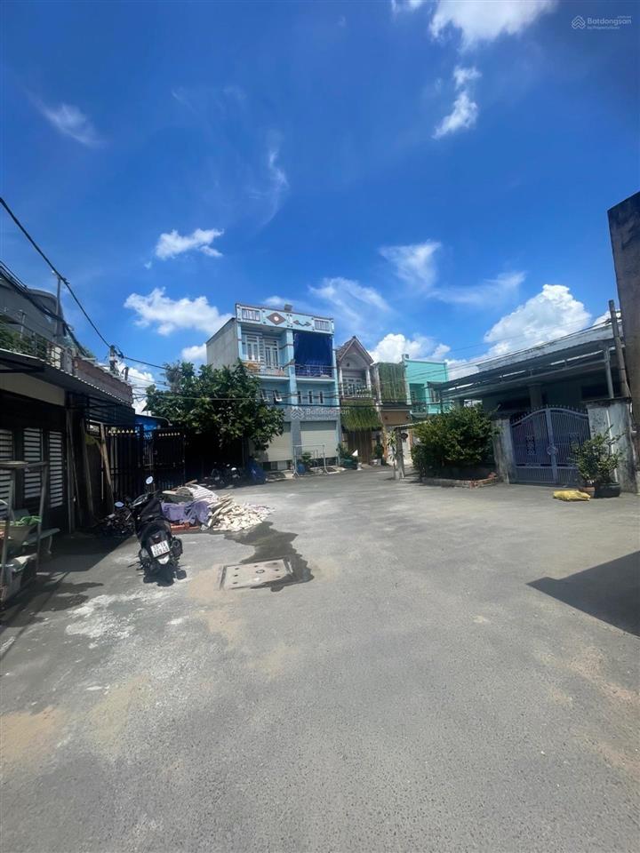 206m²  ngang 6.5m (nở hậu 10,55) x 22m  1 sẹt trưng nữ vương  ngay chợ hóc môn  đường xe tải