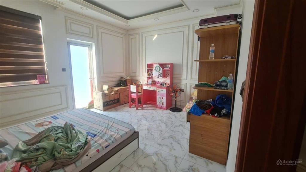 Biệt thự hoàng gia  kiến trúc châu âu  5 x20m  4 tầng  5pn  gần nhà thờ bùi môn