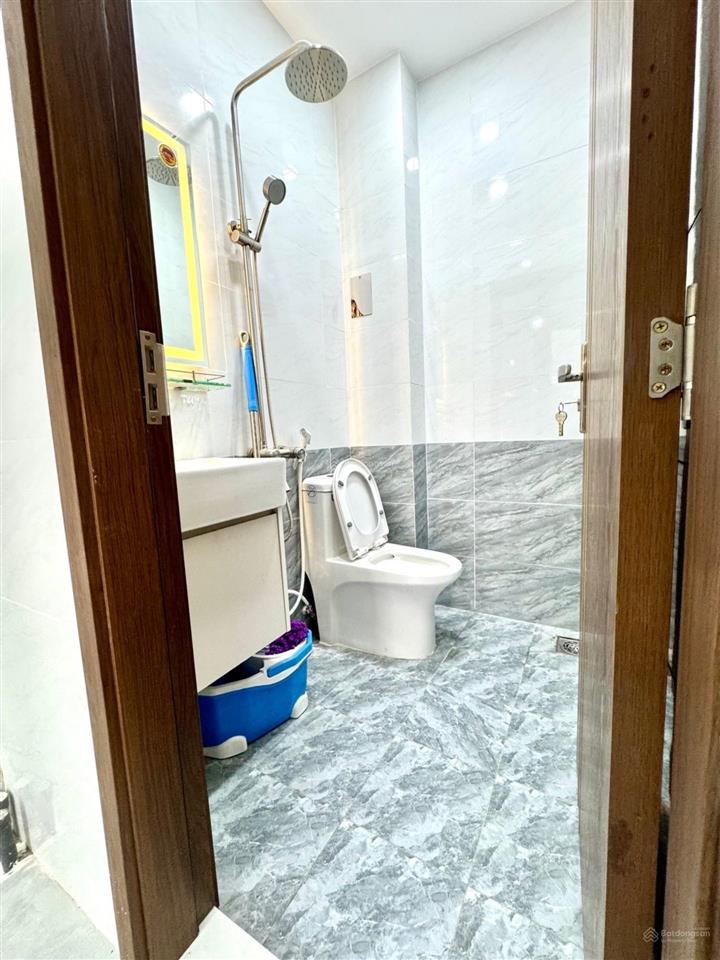 60m²  3pn ( có pn trệt)  2 tầng  xe hơi đỗ cửa ngay nguyễn thị kiểu  dương thị mười