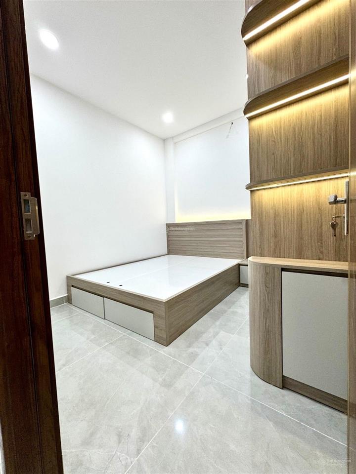 60m²  3pn ( có pn trệt)  2 tầng  xe hơi đỗ cửa ngay nguyễn thị kiểu  dương thị mười