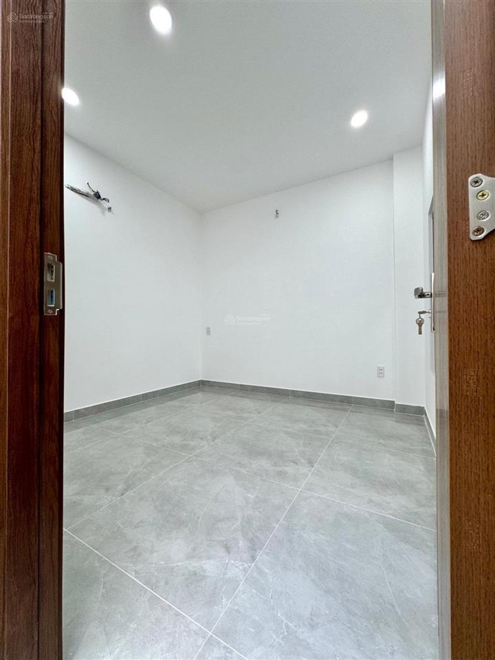 60m²  3pn ( có pn trệt)  2 tầng  xe hơi đỗ cửa ngay nguyễn thị kiểu  dương thị mười