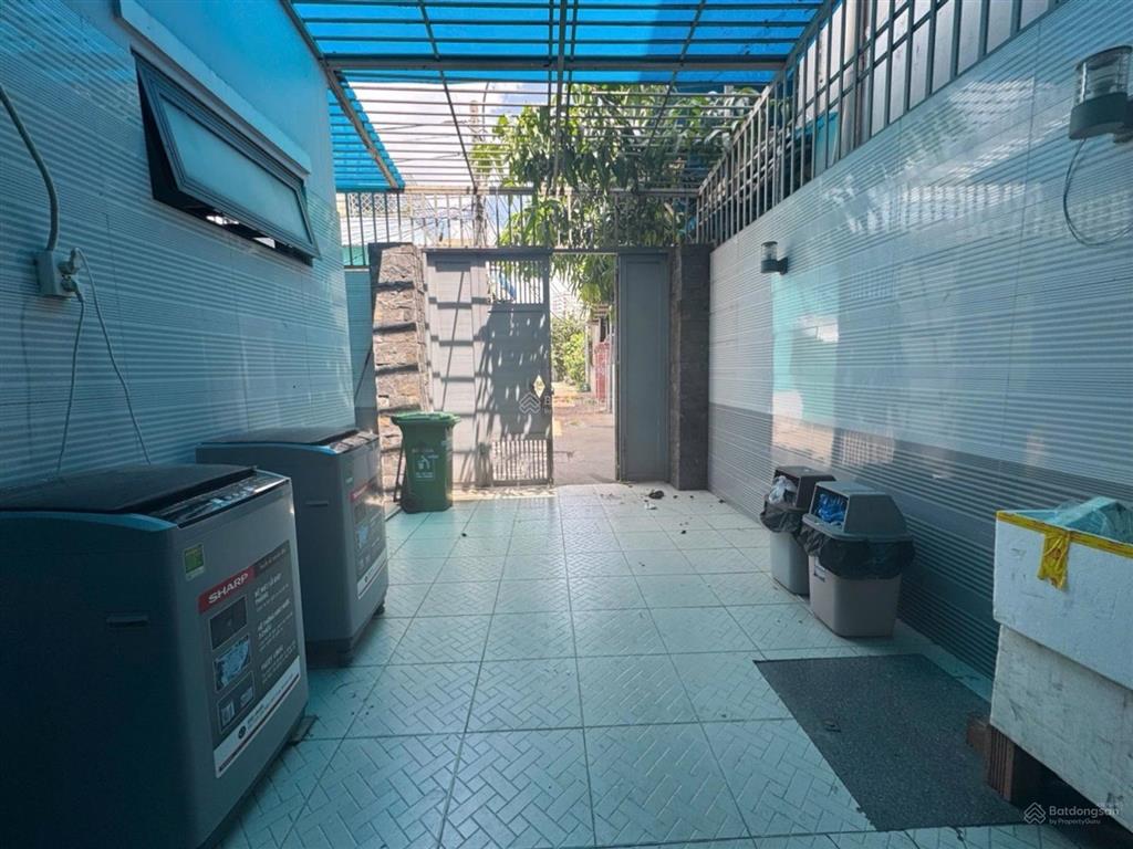 3 tầng, 2 mặt tiền xe tải thông, song hành ql22, xuyên á, gần co.opmart, ngang 5m x20m