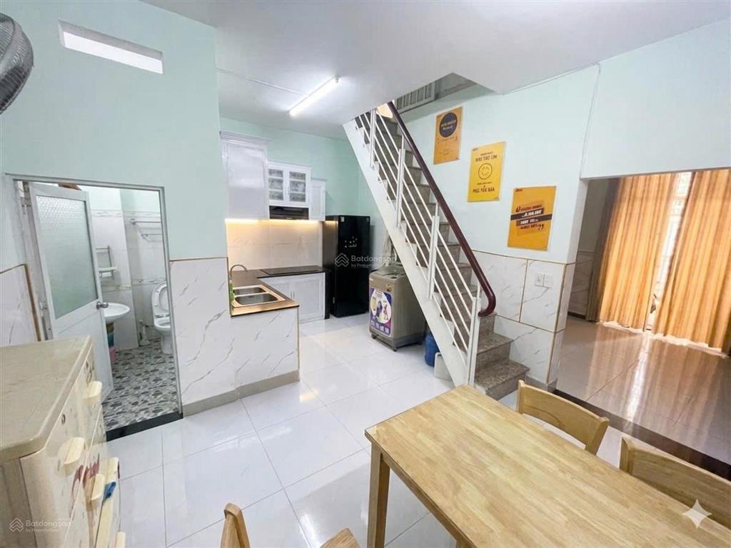 Nhà hiếm  ngang 5.5 x10m 2 tầng 2pn gần chợ tth 21 gần mega market hiệp phú  tiện về gò vấp