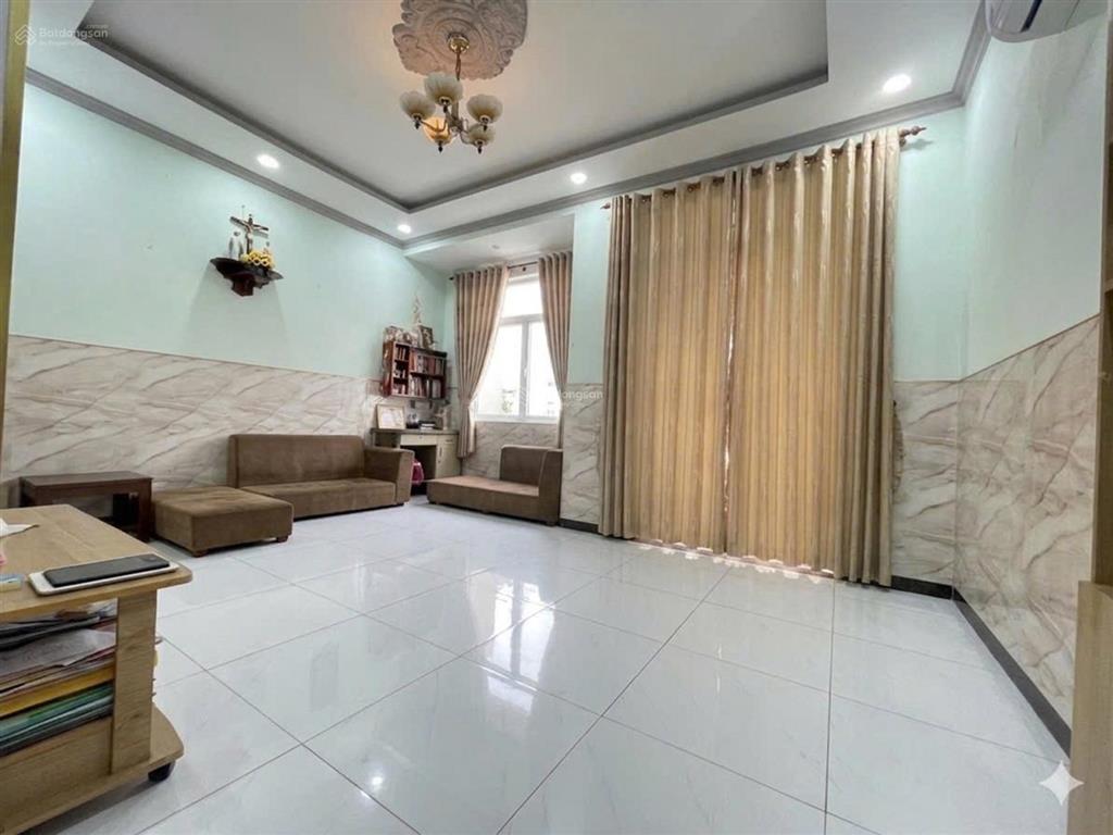 Nhà hiếm  ngang 5.5 x10m 2 tầng 2pn gần chợ tth 21 gần mega market hiệp phú  tiện về gò vấp