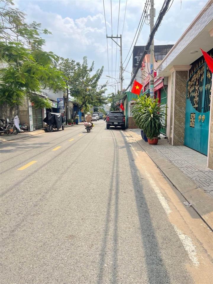 Nhà hiếm  ngang 5.5 x10m 2 tầng 2pn gần chợ tth 21 gần mega market hiệp phú  tiện về gò vấp