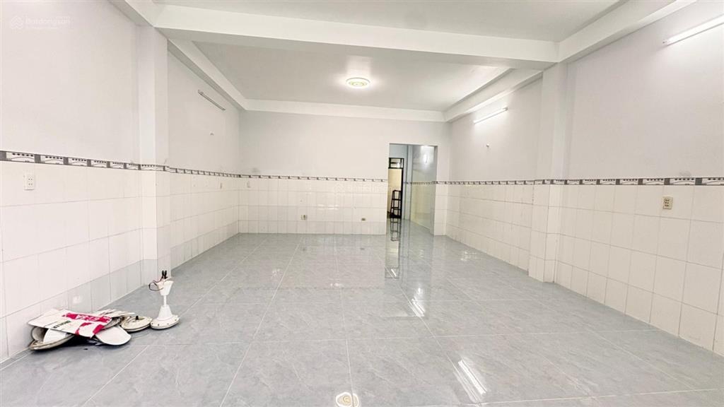 6.2 tỷ  4 tầng  ngang 6m x 18m  110m2 4pn 5wc  ngay song hành  gần chợ hóc môn đường xe hơi