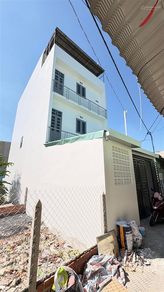 6.2 tỷ  4 tầng  ngang 6m x 18m  110m2 4pn 5wc  ngay song hành  gần chợ hóc môn đường xe hơi