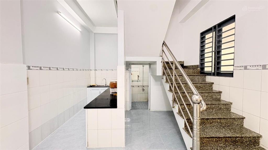 6.2 tỷ  4 tầng  ngang 6m x 18m  110m2 4pn 5wc  ngay song hành  gần chợ hóc môn đường xe hơi