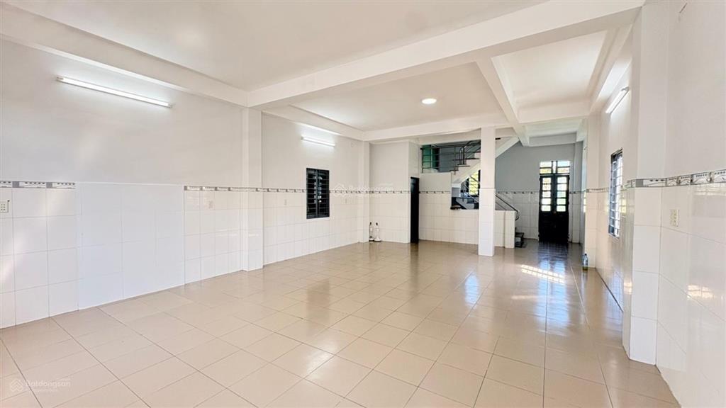 6.2 tỷ  4 tầng  ngang 6m x 18m  110m2 4pn 5wc  ngay song hành  gần chợ hóc môn đường xe hơi