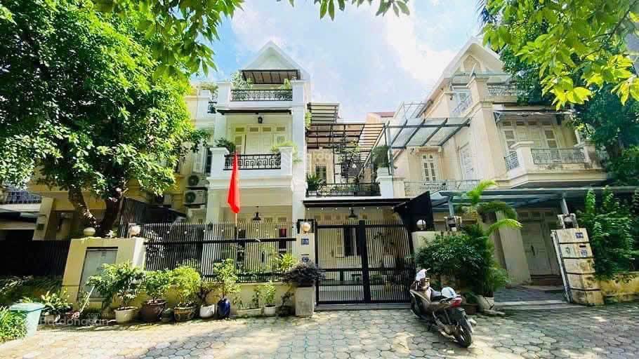 Cho thuê biệt thự ciputra diện tích 425m2