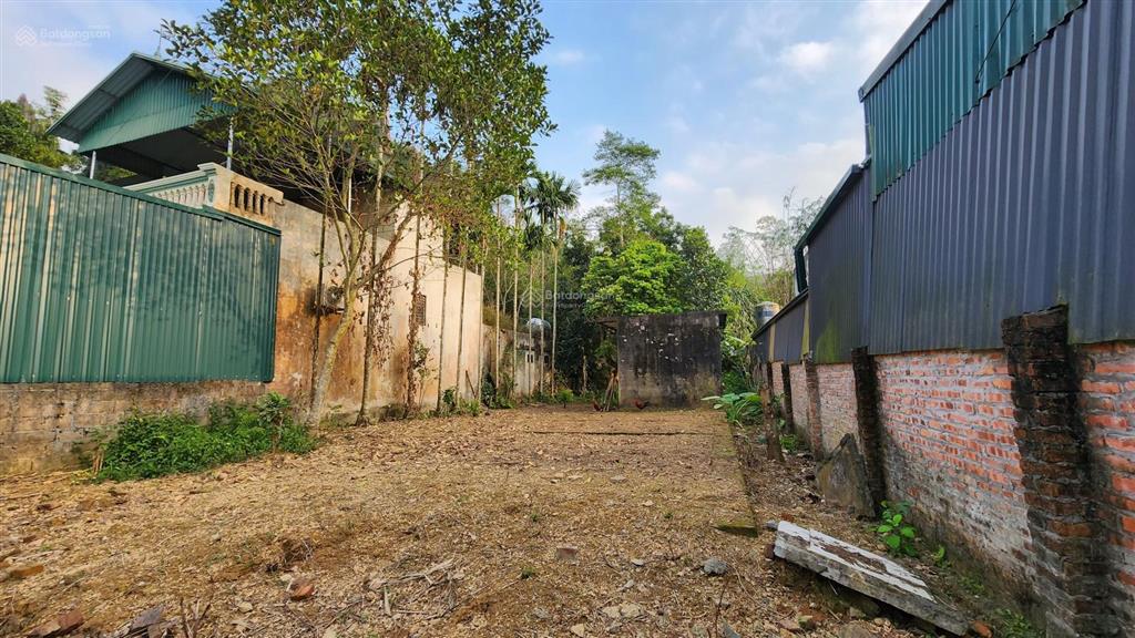 Bán 245,8m2 giá chỉ 2.2 tỷ, nở hậu, đối diện sân golf phoenix lâm sơn, lương sơn