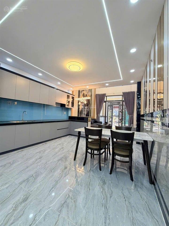 Nhà đẹp full nội thất, dt lớn 80 m2  hiệp thành q12  chỉ 5,350 tỷ.