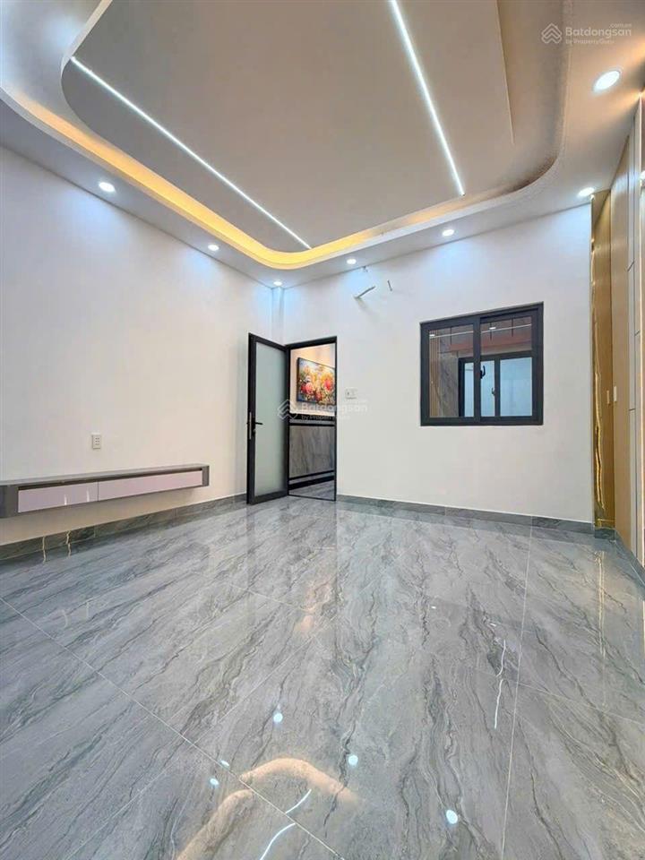 Nhà đẹp full nội thất, dt lớn 80 m2  hiệp thành q12  chỉ 5,350 tỷ.