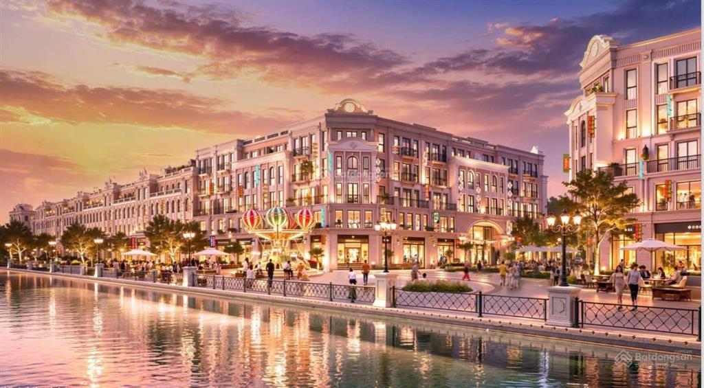 10,x tỷ cho căn 90m2 đất trung tâm của 11 tòa chung cư vinhomes cổ loa