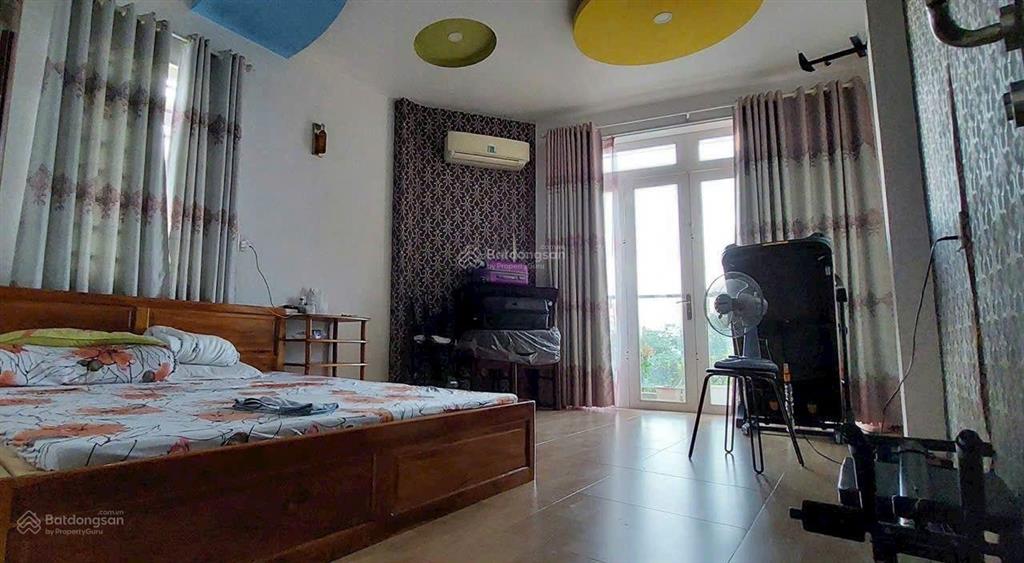 Bán gấp, nhà hẻm xe hơi trường chinh, 110m2, sân thượng trước sau