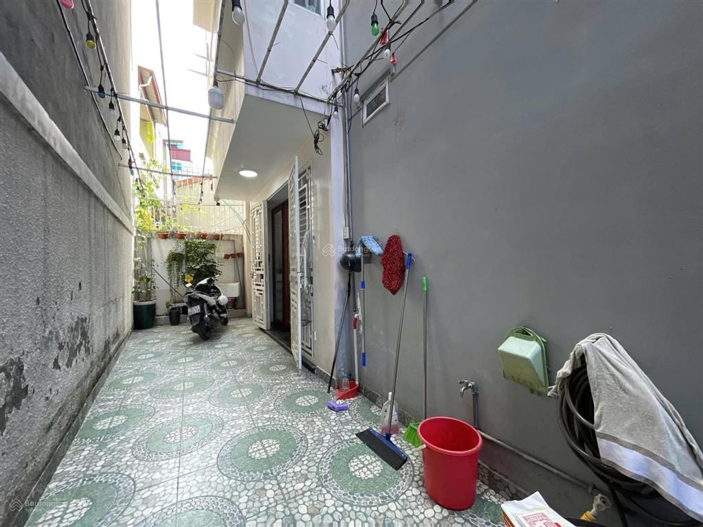 Bán nhà 3pn, 2wc, 4t 65m2 tại 14b/304 chợ hàng cũ, giá cực chất 3,3 tỷ vnd