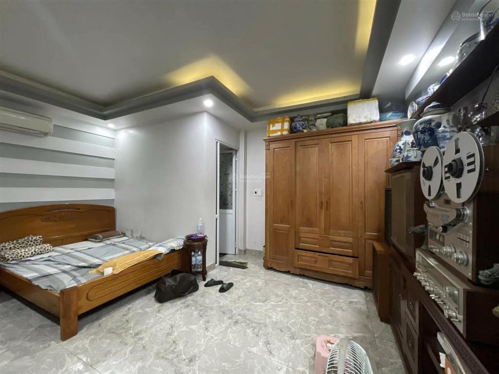 Bán nhà 3pn, 2wc, 4t 65m2 tại 14b/304 chợ hàng cũ, giá cực chất 3,3 tỷ vnd