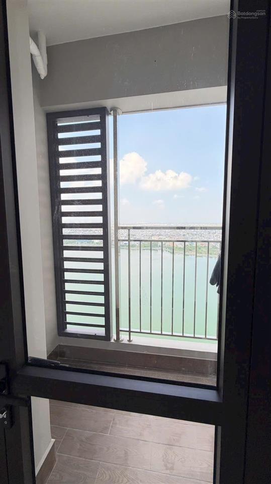 Chưa từng có giá này bán căn góc 2pn view hồ tầng trung lakeside garden siêu hiếm căn
