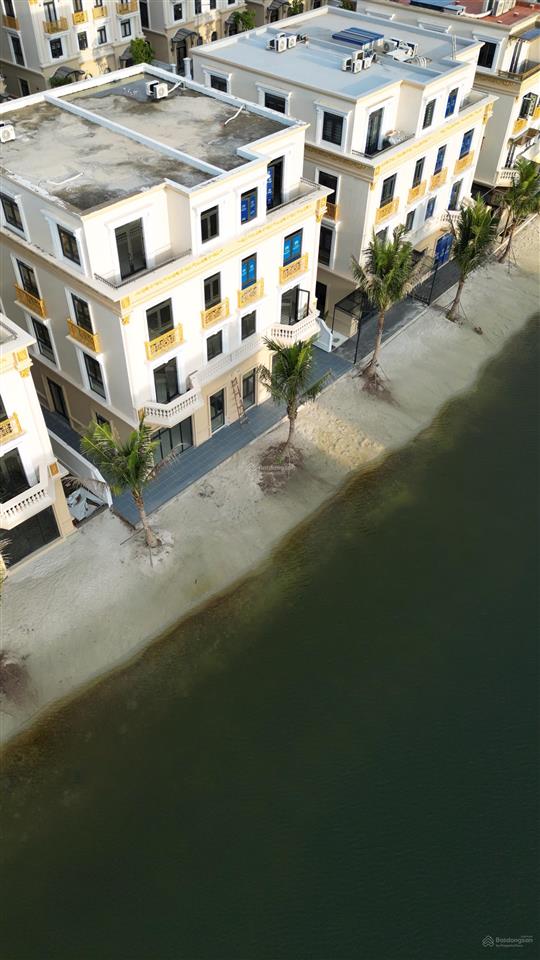 Biệt thự song lập hoàng gia vinhomes royal island 183,7m2 đất, 415,5m2 sàn, biển nước mặn sau nhà