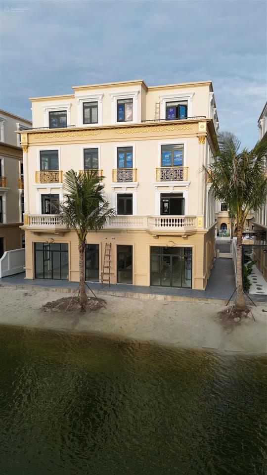 Biệt thự song lập hoàng gia vinhomes royal island 183,7m2 đất, 415,5m2 sàn, biển nước mặn sau nhà