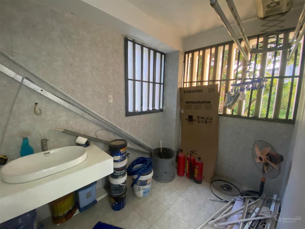 Nhà 2 tầng 1 lửng kẹp cống, hoà phú 8, đường 14m tđc tây bắc giá chỉ 6,5 tỷ siêu tốt!