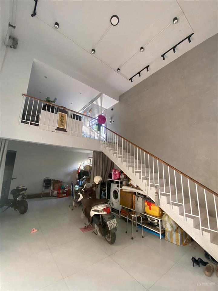 Nhà 2 tầng 1 lửng kẹp cống, hoà phú 8, đường 14m tđc tây bắc giá chỉ 6,5 tỷ siêu tốt!