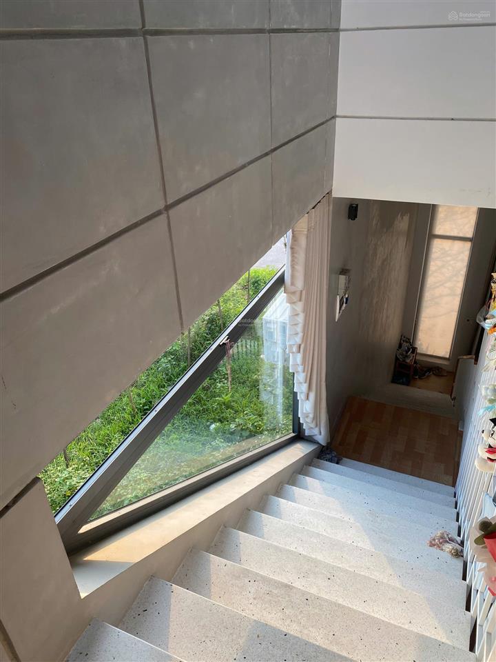 Nhà 2 tầng 1 lửng kẹp cống, hoà phú 8, đường 14m tđc tây bắc giá chỉ 6,5 tỷ siêu tốt!