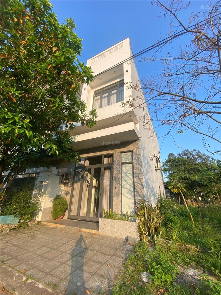 Nhà 2 tầng 1 lửng kẹp cống, hoà phú 8, đường 14m tđc tây bắc giá chỉ 6,5 tỷ siêu tốt!