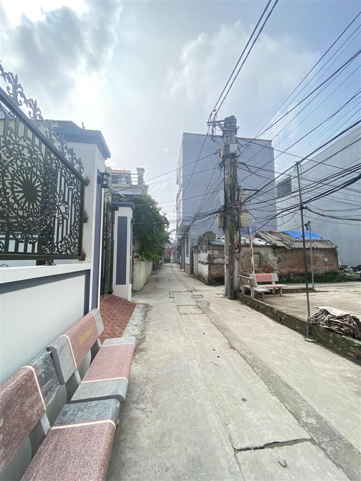 Chủ nhà cắt lỗ lô đất 50m2  2 mặt thoáng  đất đẹp giá tốt. không lỗi lầm