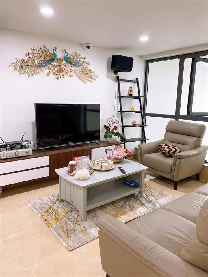 Bán nhà hiếm mặt tiền đường 3 diện tích 111m2 tầng giá rẻ 14,5 tỷ có sân để xe hơi.