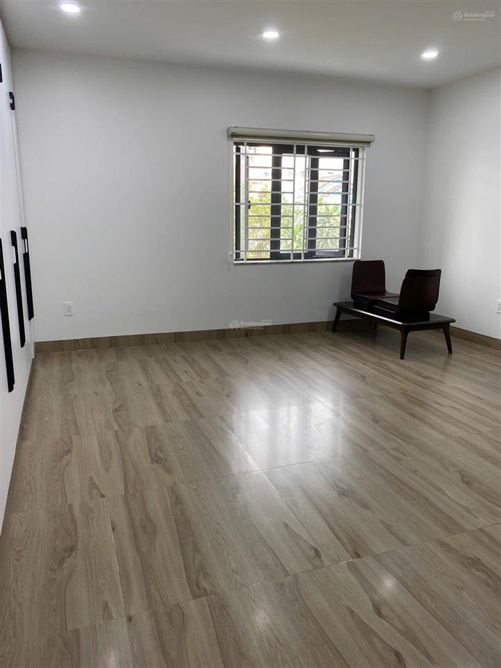 Bán nhà hiếm mặt tiền đường 3 diện tích 111m2 tầng giá rẻ 14,5 tỷ có sân để xe hơi.