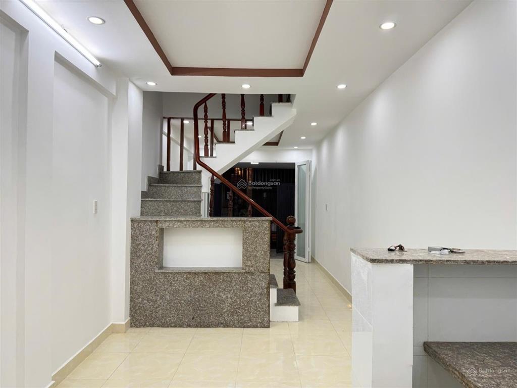 Đối diện vincom lê văn việt khu vip hiếm nhà bán ô tô vào nhà