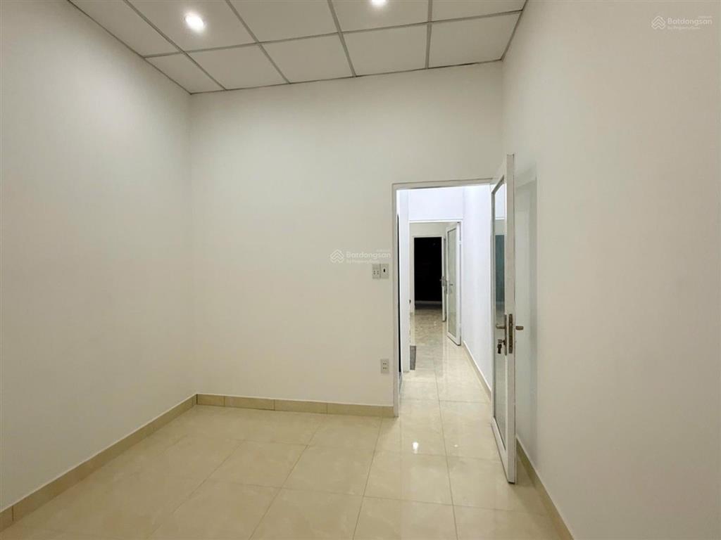 Đối diện vincom lê văn việt khu vip hiếm nhà bán ô tô vào nhà