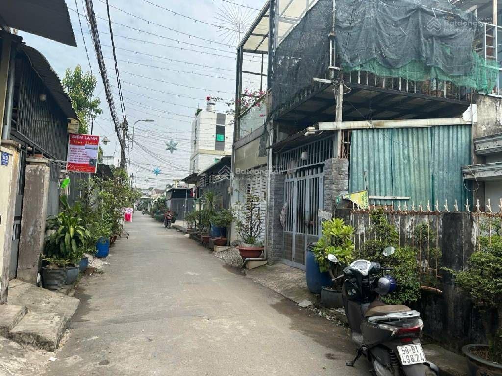Chỉ 4,25 tỷ, nhà 2 tầng 4pn, đường ô tô 5m 76m2, cạnh metro, bx miền đông mới