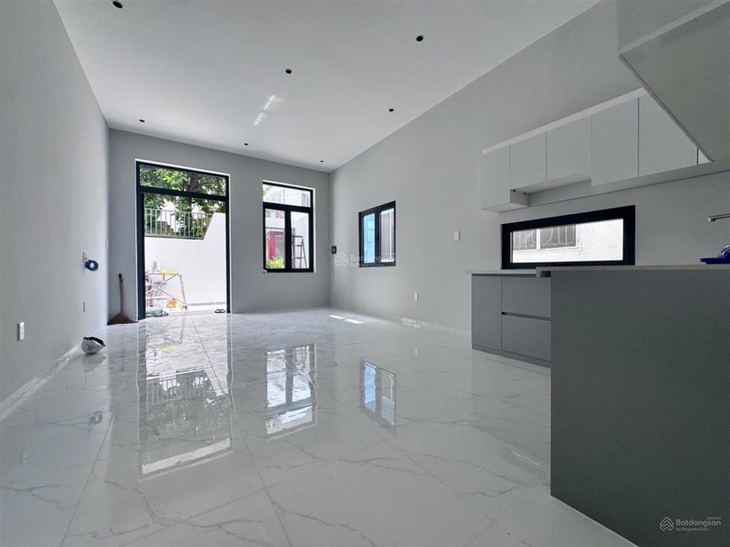 Lê văn việt 82m2 ngang 5.6m full thổ cư cách vincom 5p  4,6 tỷ