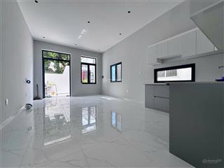 Lê văn việt 82m2 ngang 5.6m full thổ cư cách vincom 5p  4,6 tỷ