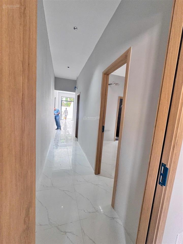 Lê văn việt 82m2 ngang 5.6m full thổ cư cách vincom 5p  4,6 tỷ