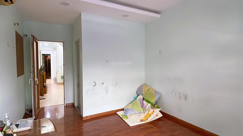 Bán đất tặng nhà mt vĩnh trung thanh khê  dt 180mv  ngang hơn 7m  gần lê đình lý