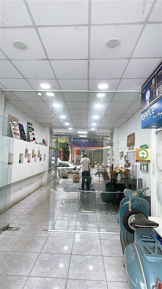 Bán đất tặng nhà mt vĩnh trung thanh khê  dt 180mv  ngang hơn 7m  gần lê đình lý
