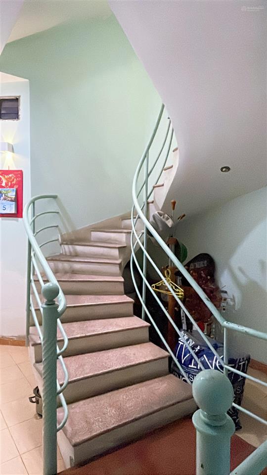 Bán đất tặng nhà mt vĩnh trung thanh khê  dt 180mv  ngang hơn 7m  gần lê đình lý