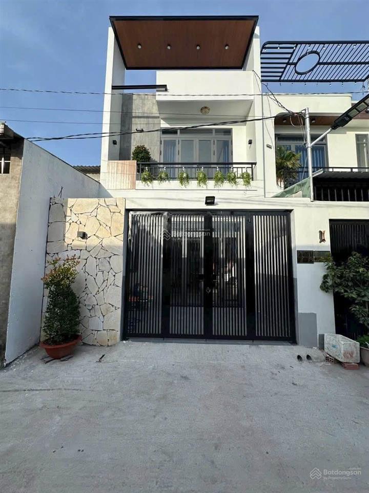 Nhà chính chủ  2ty300  phong phú