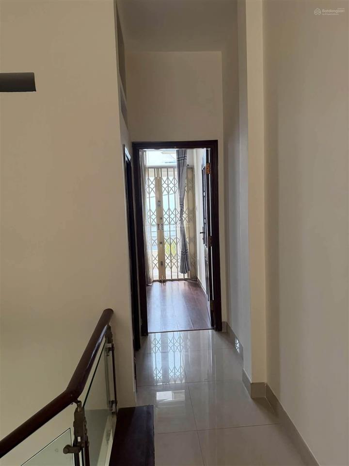 Cho thuê nhà giá nẻuyễn hữu dật diện tích 4.5x20m kết cấu 1 trệt 1 lầu 3pn 4wc giá thuê 15tr tl