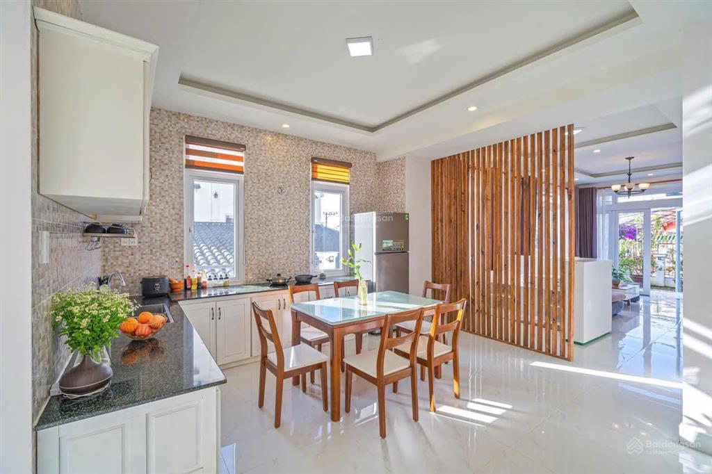 Cho thuê villa vị trí đắc địa để kinh doanh lưu trú thu nhập ổn định 11pn chỉ 40tr tháng