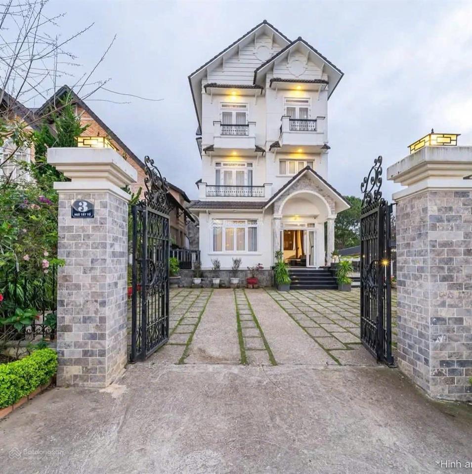 Cho thuê villa vị trí đắc địa để kinh doanh lưu trú thu nhập ổn định 11pn chỉ 40tr tháng